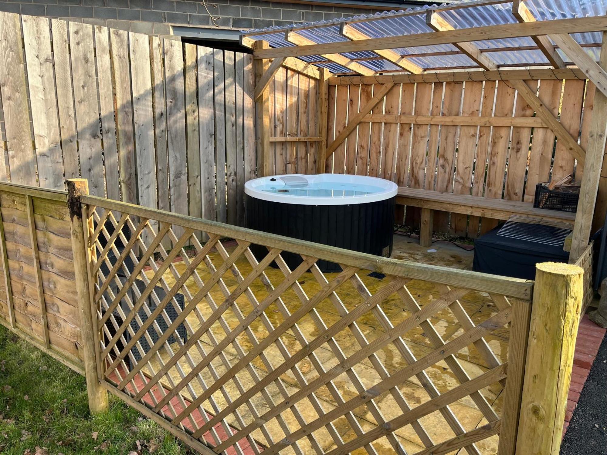 Squirrel Glamping Pod School House Farm Hotel Leighton  Exterior photo